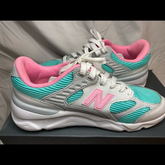 New Balance Womens 8. Pink, gray, mint and pale pink. Worn once. - Picture 3 of 3